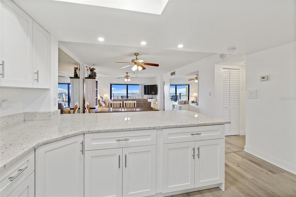 待售: $595,000 (2 贝兹, 2 浴室, 1145 平方英尺)