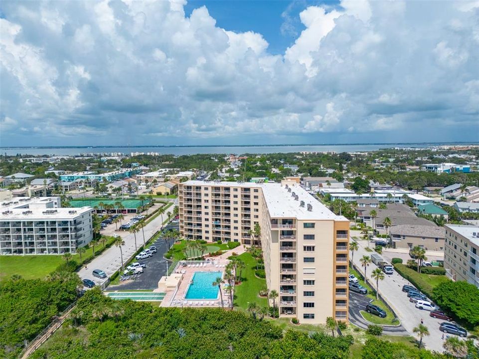 待售: $595,000 (2 贝兹, 2 浴室, 1145 平方英尺)