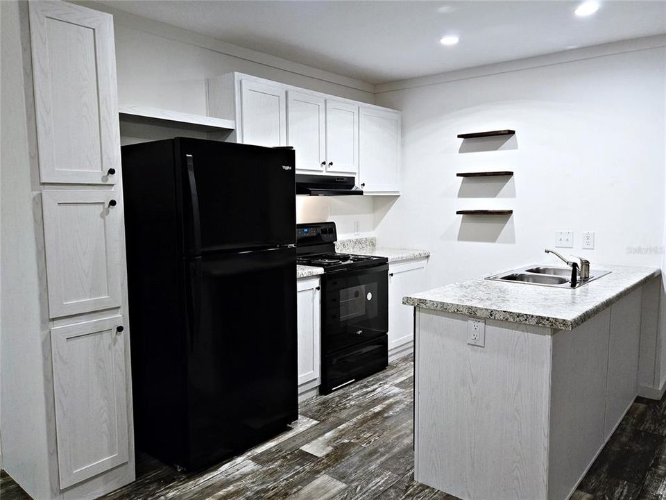 For Rent: $1,700 (2 beds, 2 baths, 1000 Square Feet)