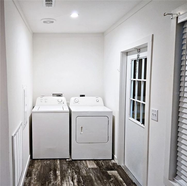 For Rent: $1,700 (2 beds, 2 baths, 1000 Square Feet)