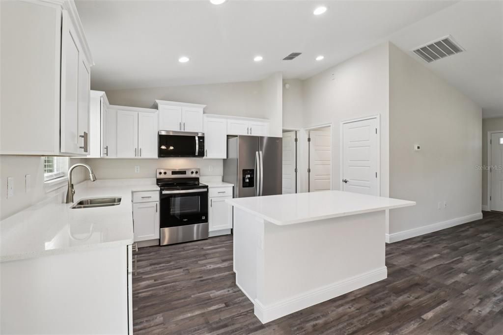 Active With Contract: $289,900 (3 beds, 2 baths, 1453 Square Feet)