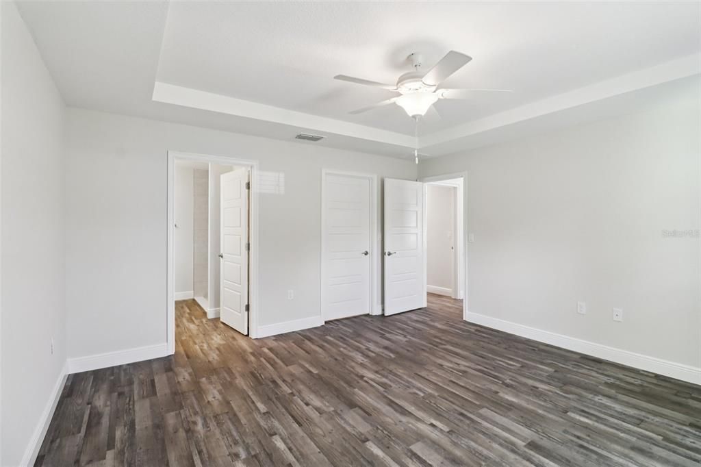 Active With Contract: $289,900 (3 beds, 2 baths, 1453 Square Feet)