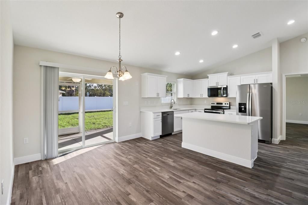 Active With Contract: $289,900 (3 beds, 2 baths, 1453 Square Feet)