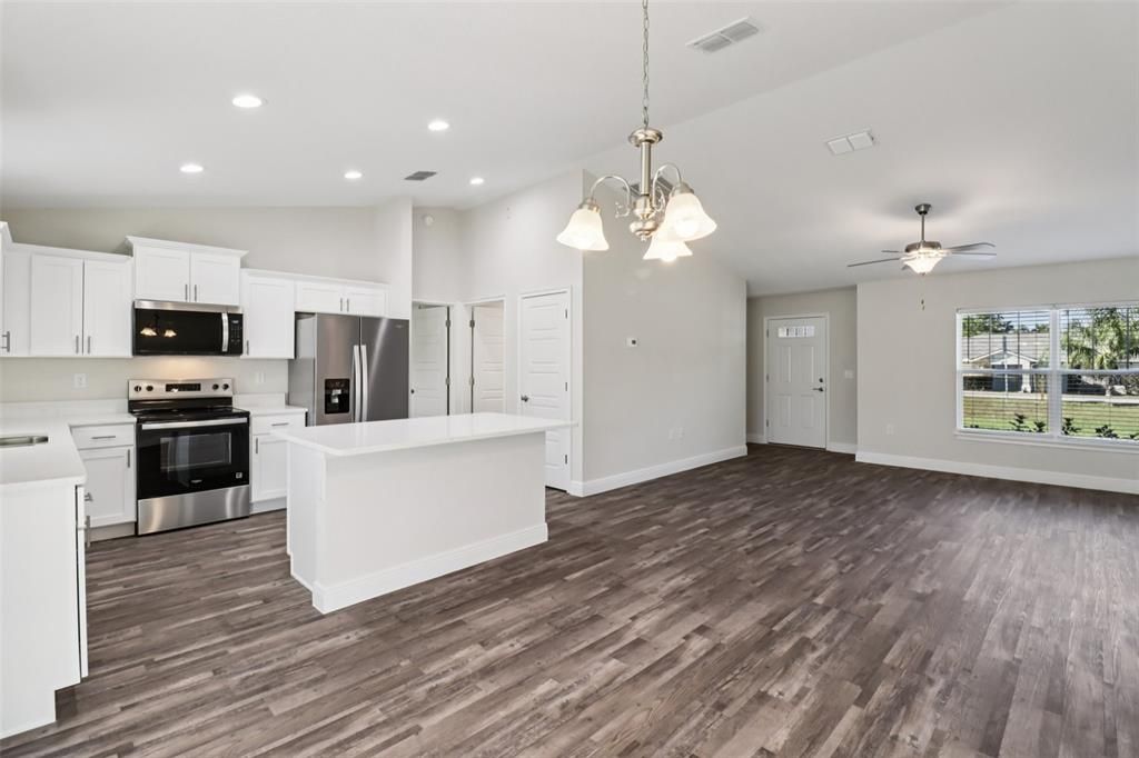 Active With Contract: $289,900 (3 beds, 2 baths, 1453 Square Feet)