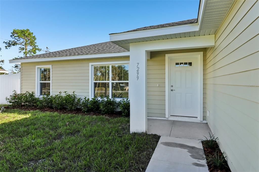Active With Contract: $289,900 (3 beds, 2 baths, 1453 Square Feet)
