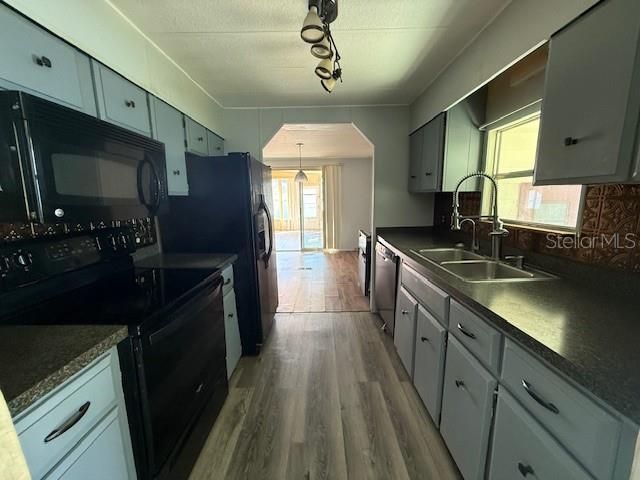 For Sale: $114,000 (2 beds, 2 baths, 1104 Square Feet)