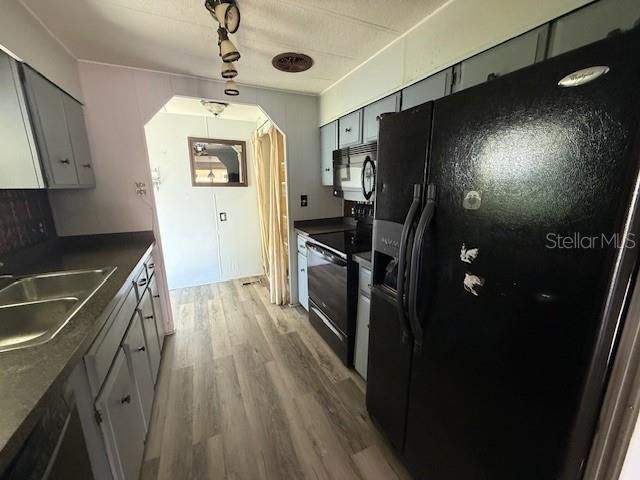 For Sale: $114,000 (2 beds, 2 baths, 1104 Square Feet)