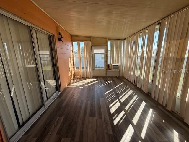 For Sale: $114,000 (2 beds, 2 baths, 1104 Square Feet)