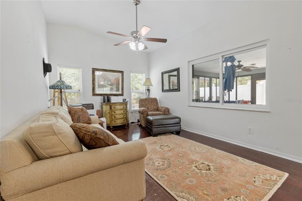 待售: $490,000 (3 贝兹, 2 浴室, 1688 平方英尺)