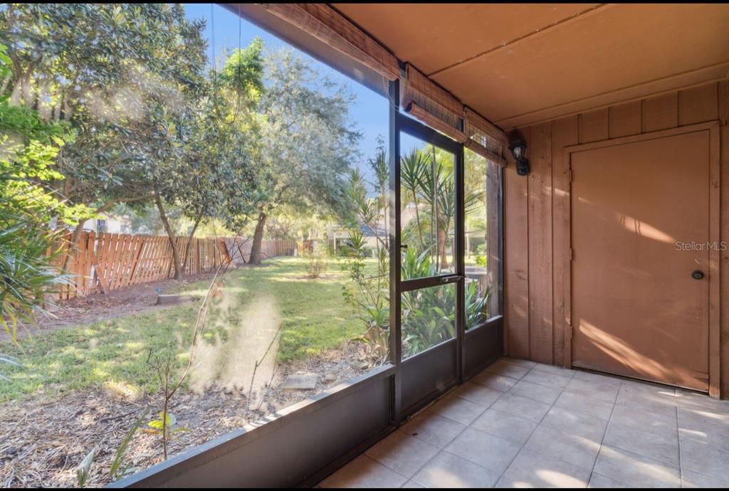 For Sale: $207,000 (2 beds, 2 baths, 1042 Square Feet)