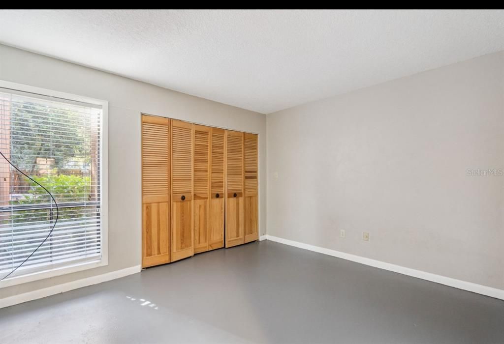 For Sale: $207,000 (2 beds, 2 baths, 1042 Square Feet)