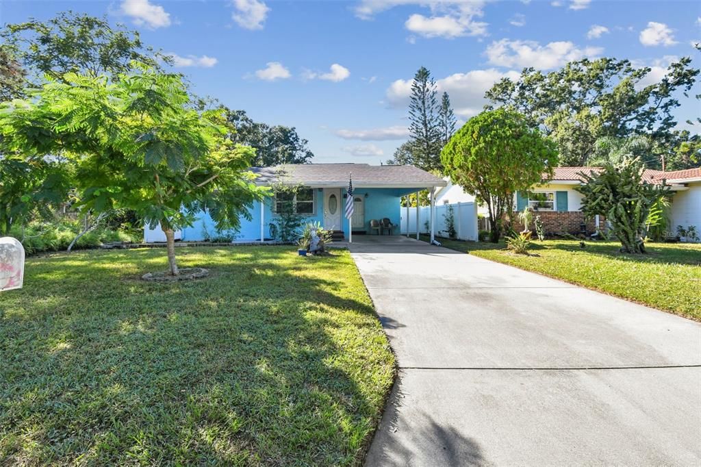Recently Sold: $299,000 (2 beds, 1 baths, 995 Square Feet)