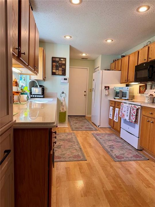 For Sale: $325,000 (2 beds, 2 baths, 1757 Square Feet)