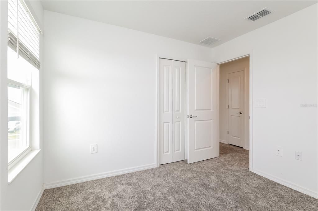 For Rent: $2,200 (5 beds, 2 baths, 2215 Square Feet)