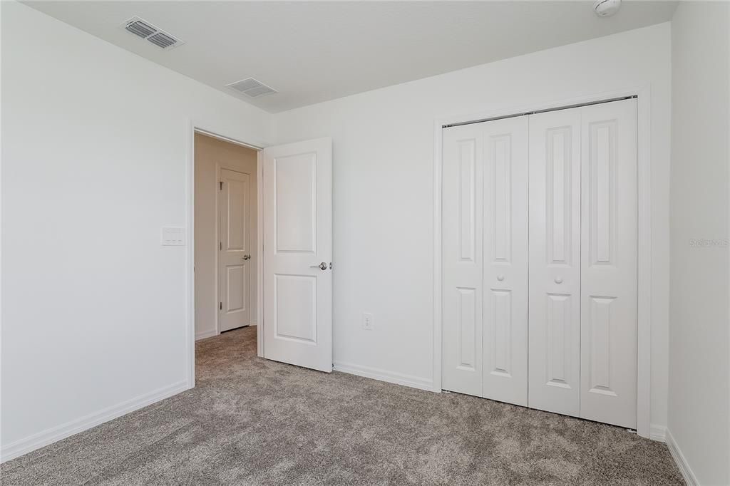 For Rent: $2,200 (5 beds, 2 baths, 2215 Square Feet)