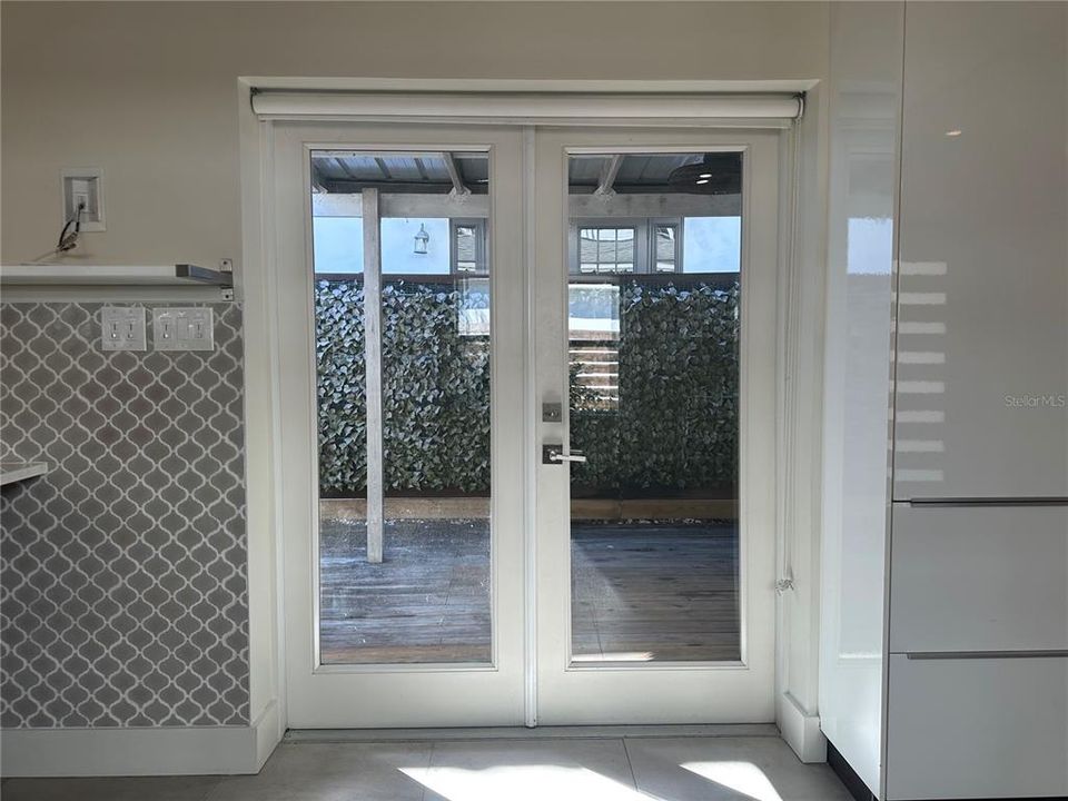 For Rent: $2,750 (1 beds, 2 baths, 1100 Square Feet)