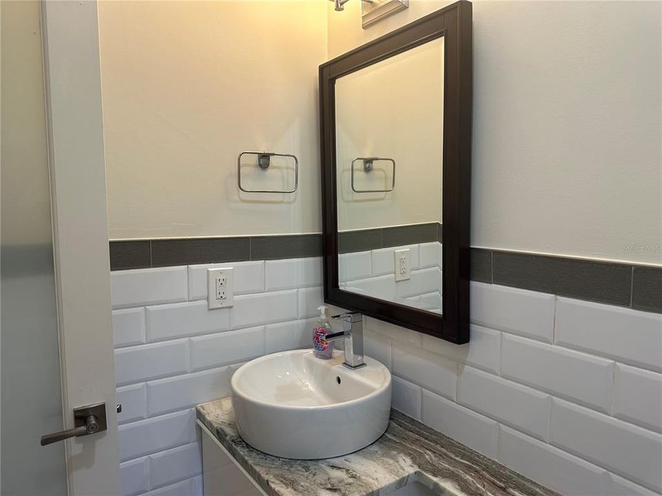 For Rent: $2,750 (1 beds, 2 baths, 1100 Square Feet)