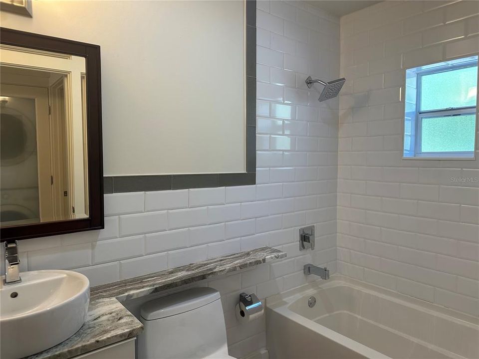 For Rent: $2,750 (1 beds, 2 baths, 1100 Square Feet)