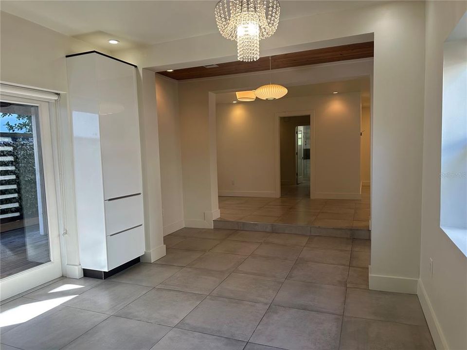 For Rent: $2,750 (1 beds, 2 baths, 1100 Square Feet)