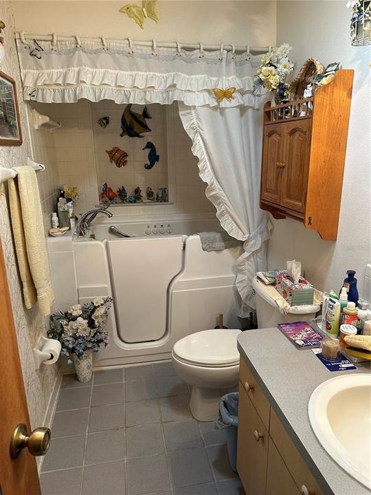 For Sale: $354,900 (3 beds, 2 baths, 1872 Square Feet)