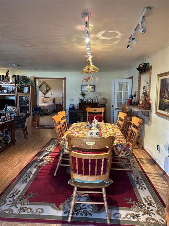 For Sale: $354,900 (3 beds, 2 baths, 1872 Square Feet)