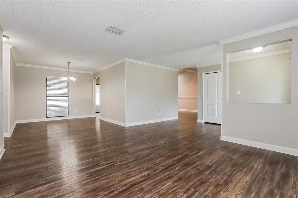 Active With Contract: $375,000 (3 beds, 2 baths, 1740 Square Feet)