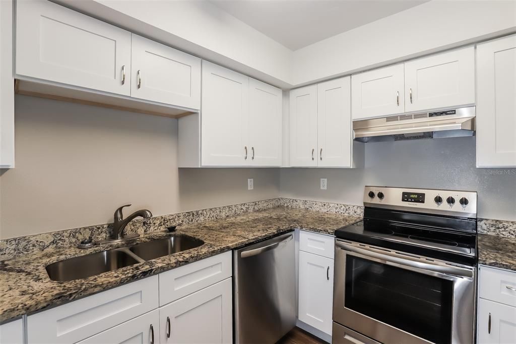 Active With Contract: $375,000 (3 beds, 2 baths, 1740 Square Feet)