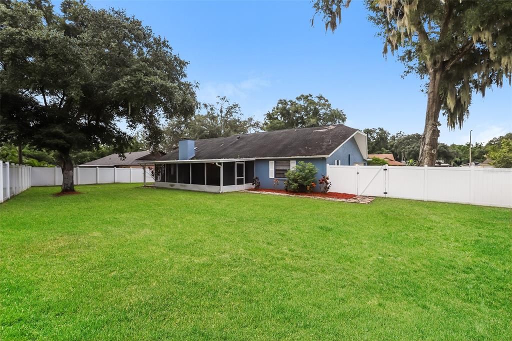 Active With Contract: $375,000 (3 beds, 2 baths, 1740 Square Feet)