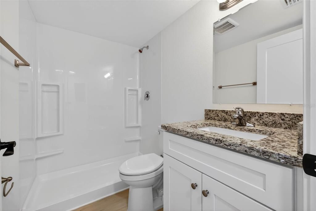 待售: $775,000 (2 贝兹, 1 浴室, 905 平方英尺)