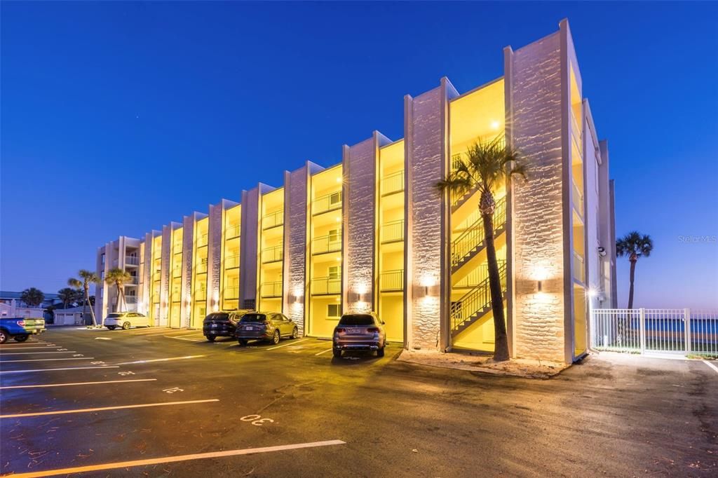 待售: $775,000 (2 贝兹, 1 浴室, 905 平方英尺)