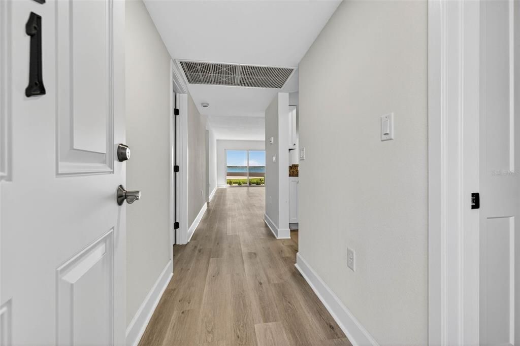 待售: $775,000 (2 贝兹, 1 浴室, 905 平方英尺)