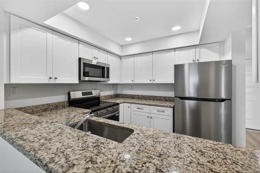 待售: $775,000 (2 贝兹, 1 浴室, 905 平方英尺)