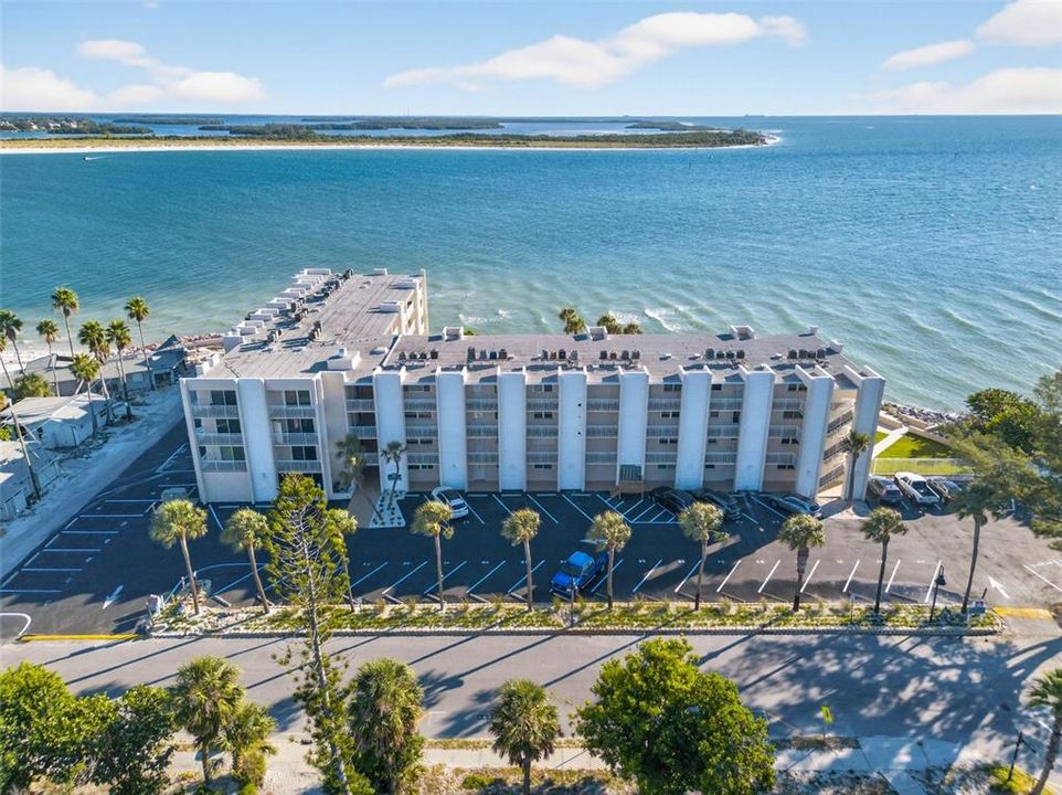 待售: $775,000 (2 贝兹, 1 浴室, 905 平方英尺)