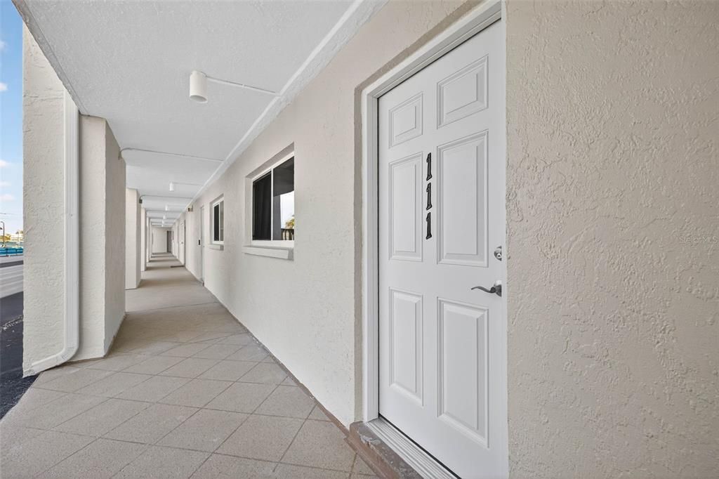 待售: $775,000 (2 贝兹, 1 浴室, 905 平方英尺)