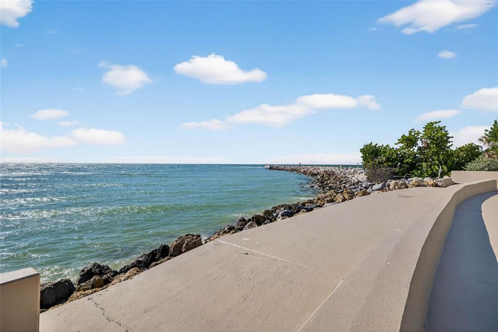 待售: $775,000 (2 贝兹, 1 浴室, 905 平方英尺)