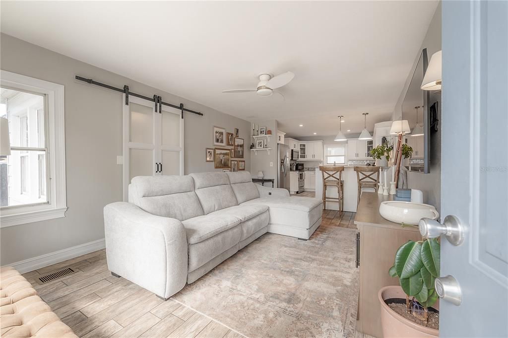 For Sale: $419,900 (3 beds, 2 baths, 1370 Square Feet)