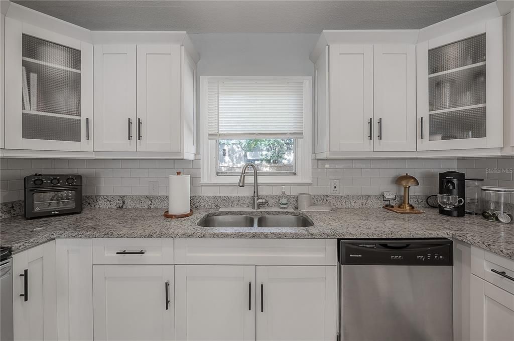 For Sale: $419,900 (3 beds, 2 baths, 1370 Square Feet)