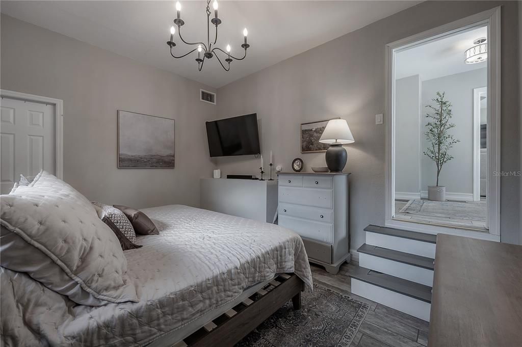 For Sale: $419,900 (3 beds, 2 baths, 1370 Square Feet)