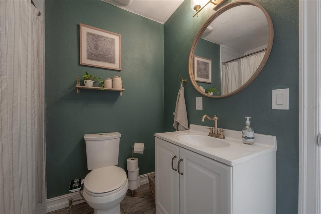 For Sale: $419,900 (3 beds, 2 baths, 1370 Square Feet)