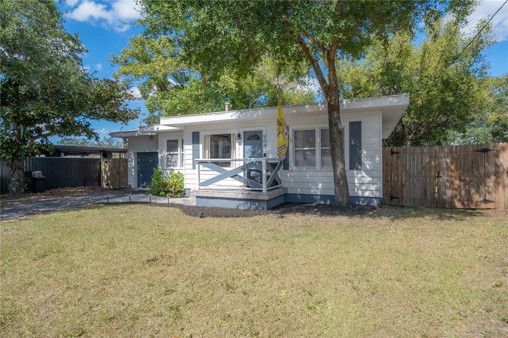 For Sale: $419,900 (3 beds, 2 baths, 1370 Square Feet)