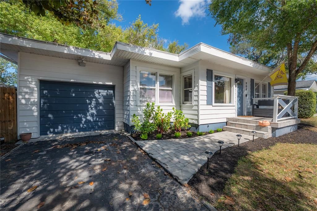 For Sale: $419,900 (3 beds, 2 baths, 1370 Square Feet)