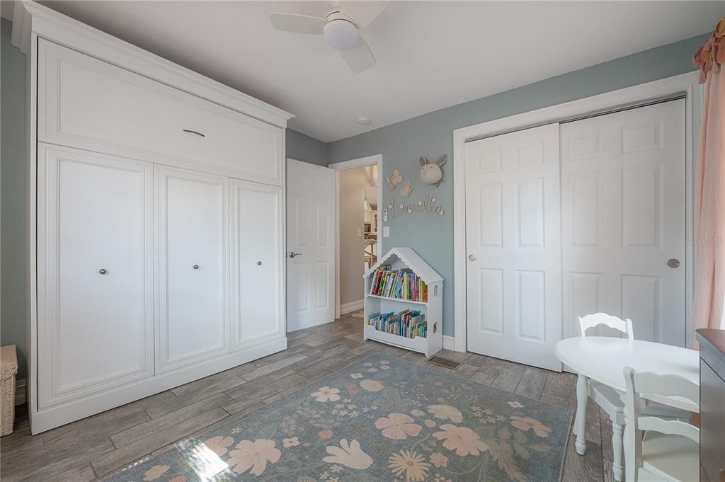 For Sale: $419,900 (3 beds, 2 baths, 1370 Square Feet)