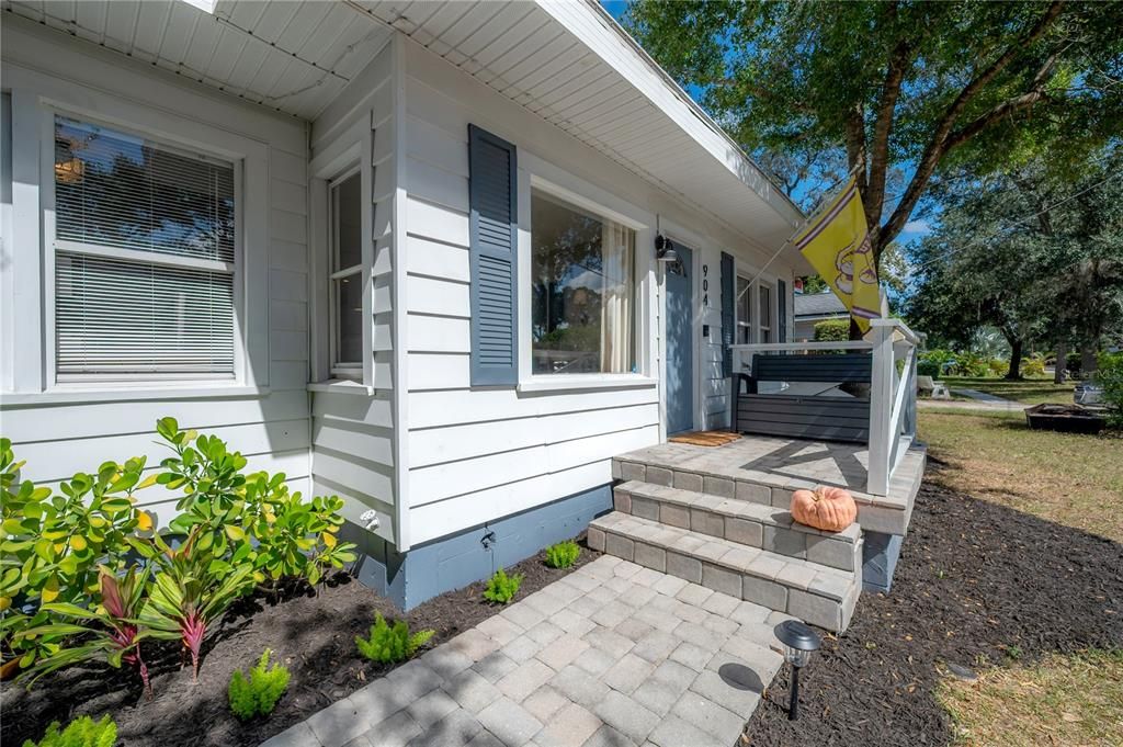 For Sale: $419,900 (3 beds, 2 baths, 1370 Square Feet)