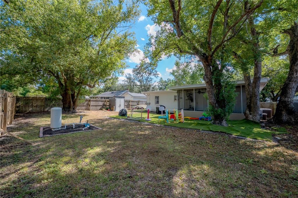 For Sale: $419,900 (3 beds, 2 baths, 1370 Square Feet)