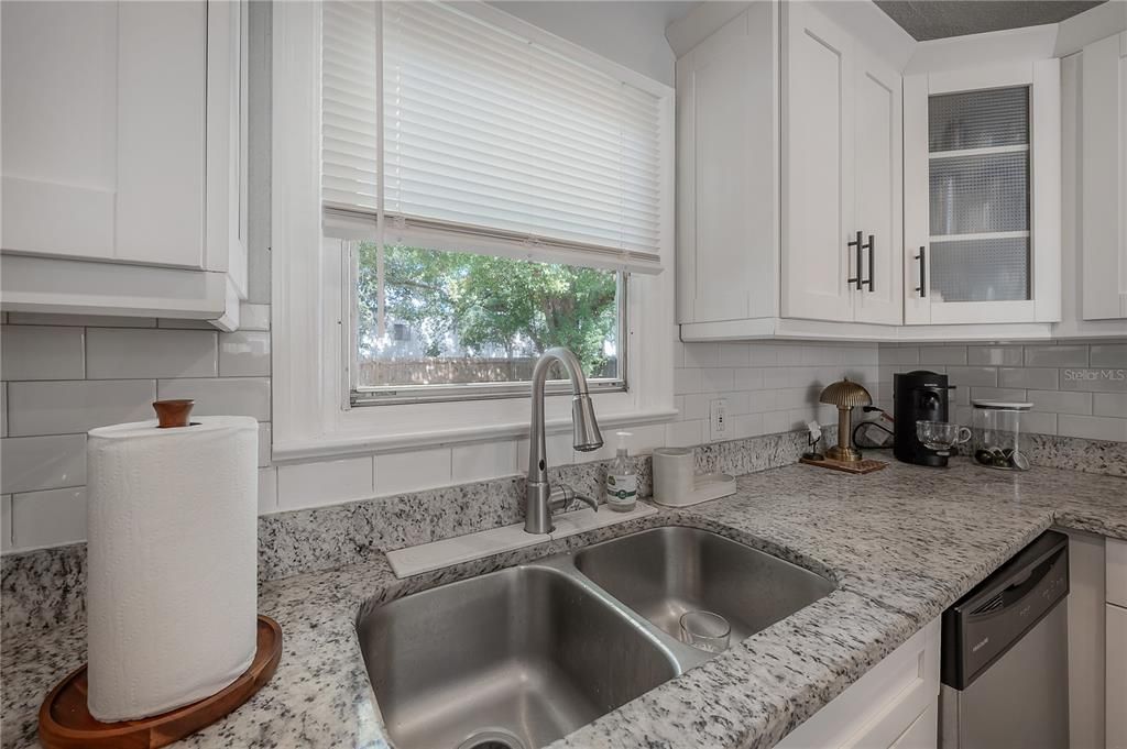 For Sale: $419,900 (3 beds, 2 baths, 1370 Square Feet)