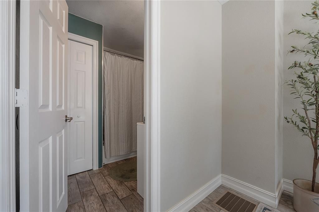 For Sale: $419,900 (3 beds, 2 baths, 1370 Square Feet)