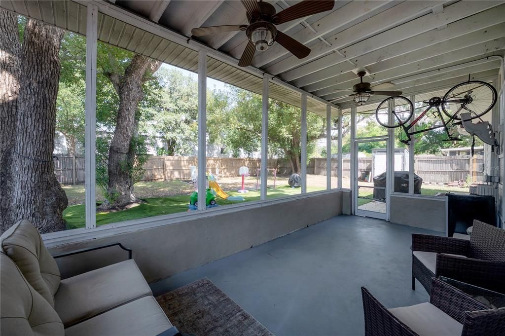 For Sale: $419,900 (3 beds, 2 baths, 1370 Square Feet)