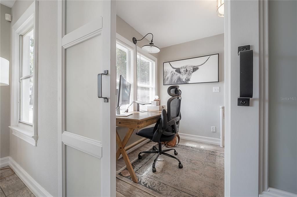 For Sale: $419,900 (3 beds, 2 baths, 1370 Square Feet)