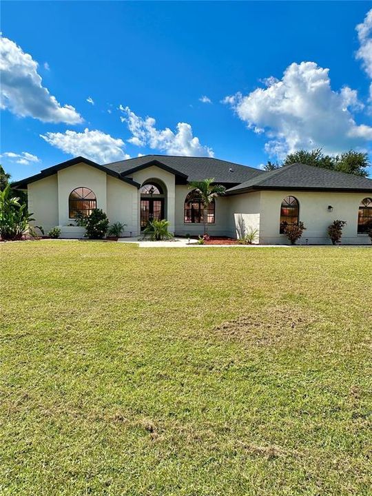 For Sale: $428,900 (3 beds, 2 baths, 2092 Square Feet)