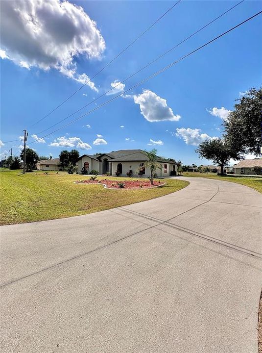 For Sale: $428,900 (3 beds, 2 baths, 2092 Square Feet)